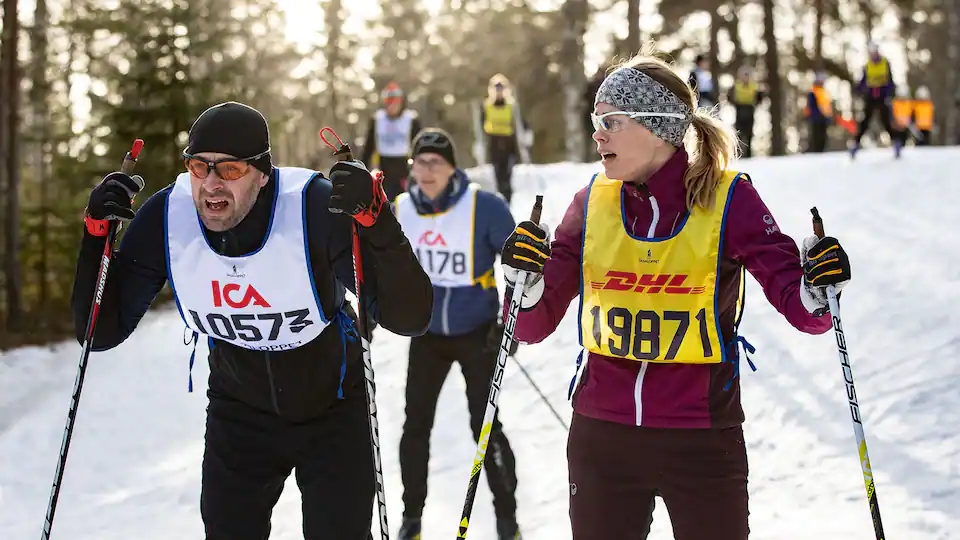 Netflixable? Swedish skiers look for second chances at love “Off Track (Ur  spår)” | Movie Nation